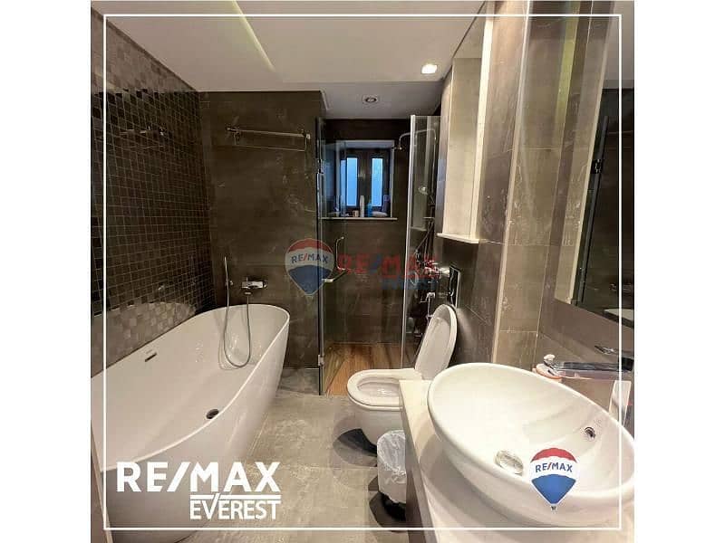 13 348c23b3-3b41-4e2a-b9ee-8efeaa1bff93. png