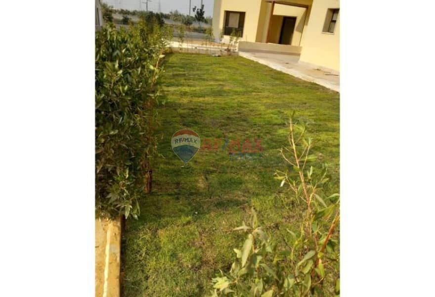 2 4dc06dbf-5b35-4483-8f33-27ebb860f77a. jpg