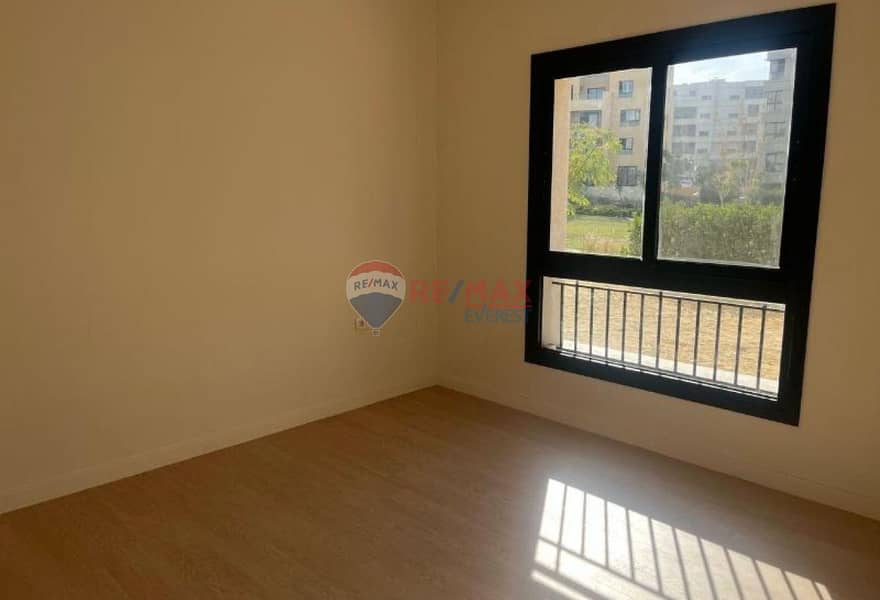 7 c97625a8-baa8-445a-9dd6-e52c20eb2ee1. jpg