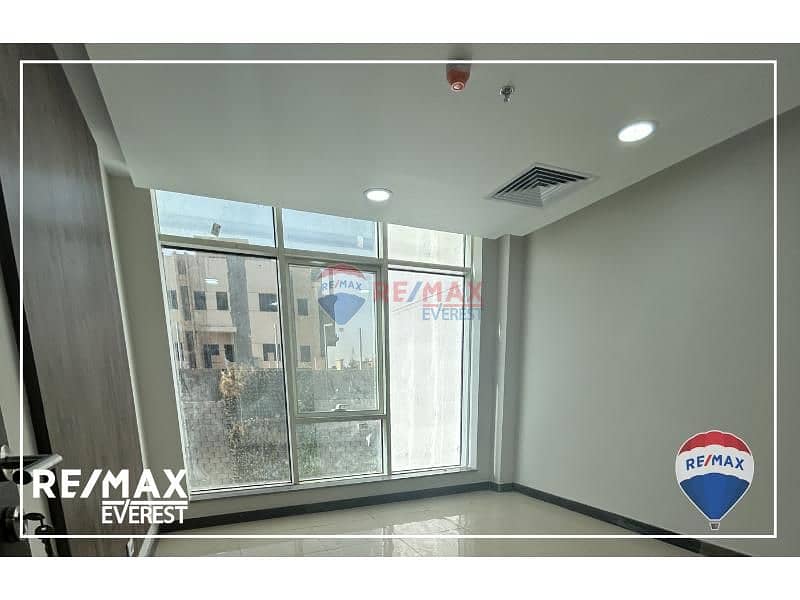 2 704d00fb-9a3d-46ae-8521-cfd4a9c04c79. jfif. jpg