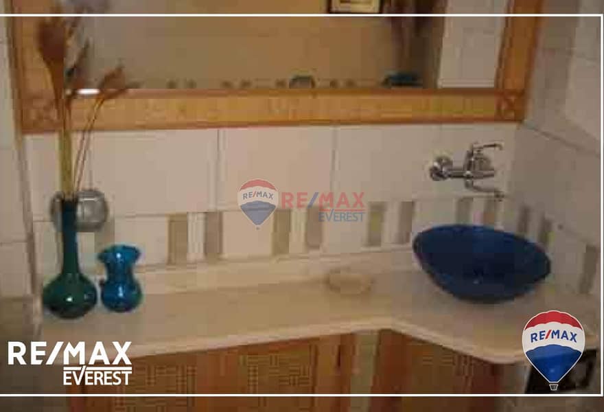 8 6b6ea549-dd18-46bc-a5a0-086a0204ee8d. jpg