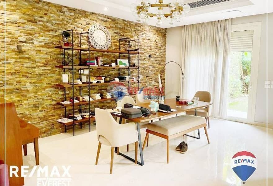 5 bf8c7190-891e-4a44-a408-1c9094f5a7b8. jpg