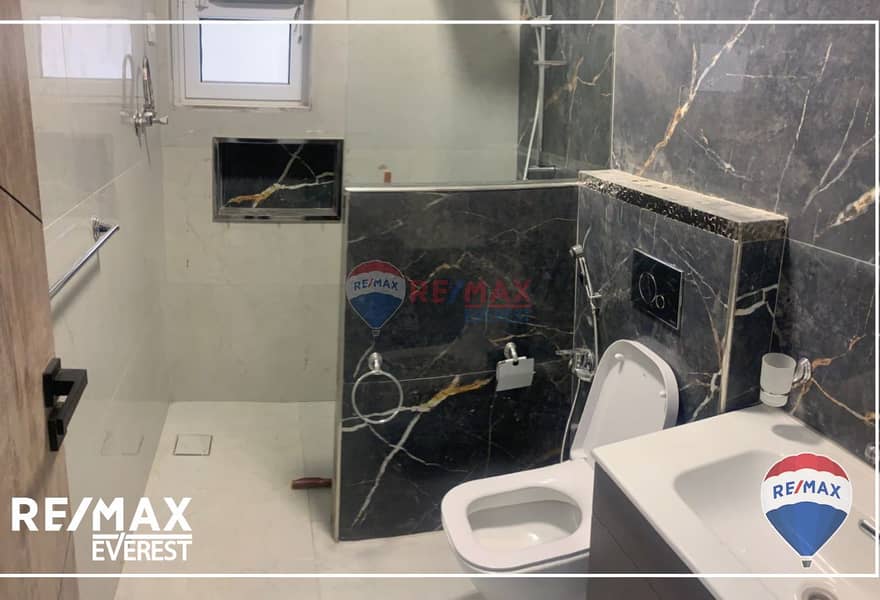 9 43dd2922-e27a-442e-a184-9af7631fc2af. jpg