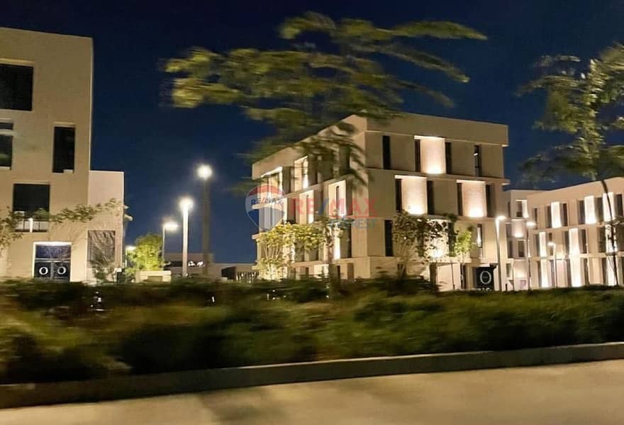 2 360e876d-781e-4bec-89bd-8b1bc5d76f11. jpg