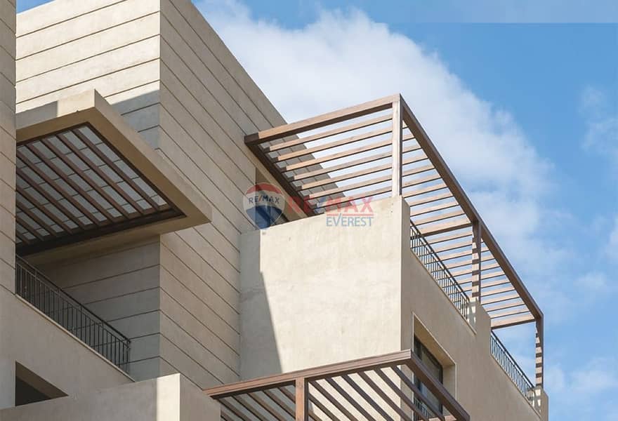 6 d455946a-f311-47fe-b35d-7166b1f9067b. jpg