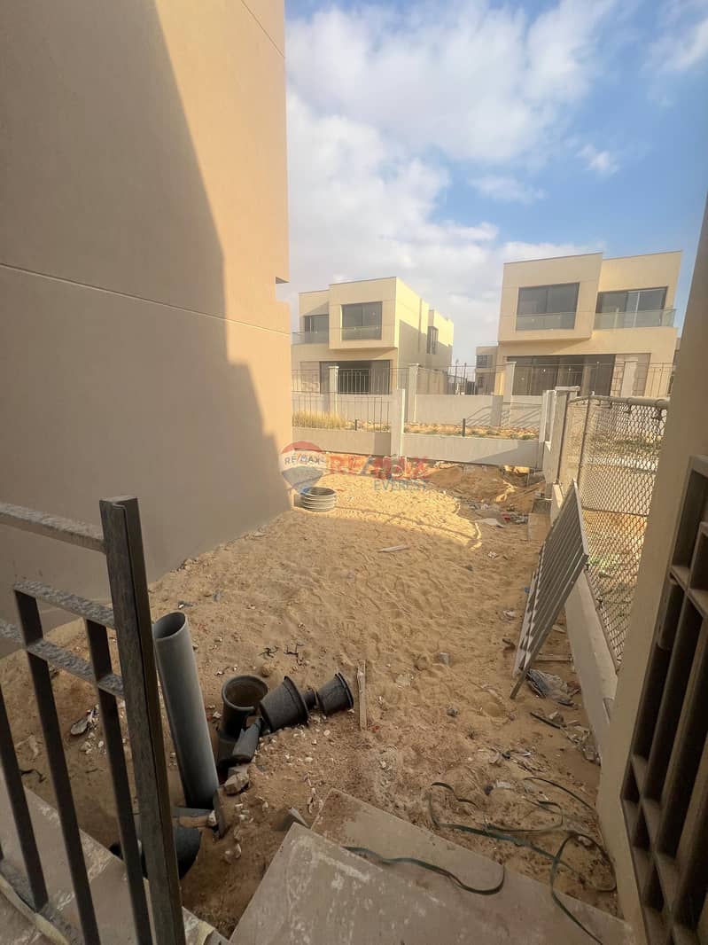 6 WhatsApp Image 2025-10-21 at 12.40. 01 PM (4). jpeg