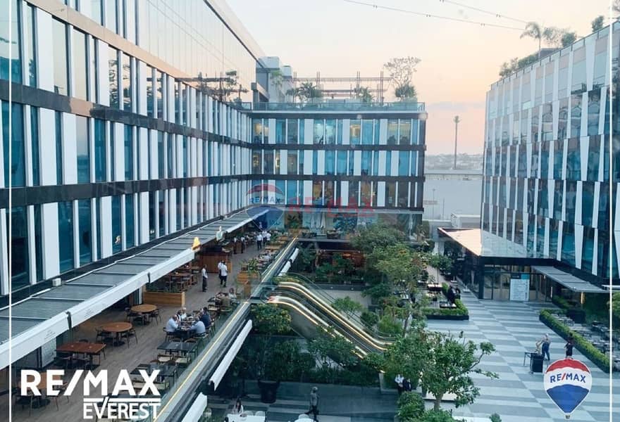 10 f0307dfd-27b9-4650-8d63-ebde49de2626. jpg