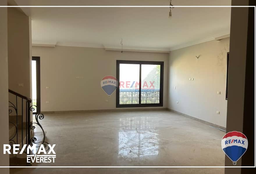 6 7194d797-33f2-402f-b3f0-72011b540037. jpg