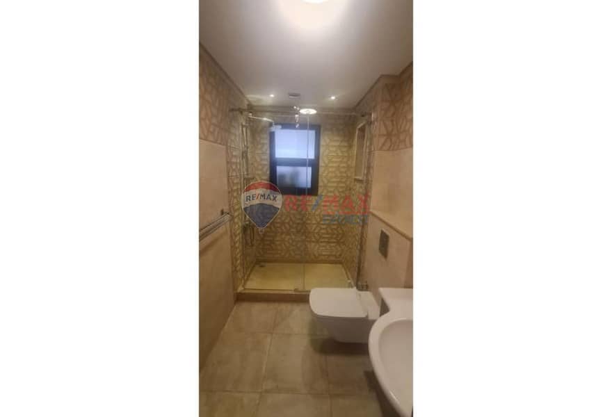 10 452f04ba-bd7b-4eb7-af51-4b4a794c8f6f. jpg