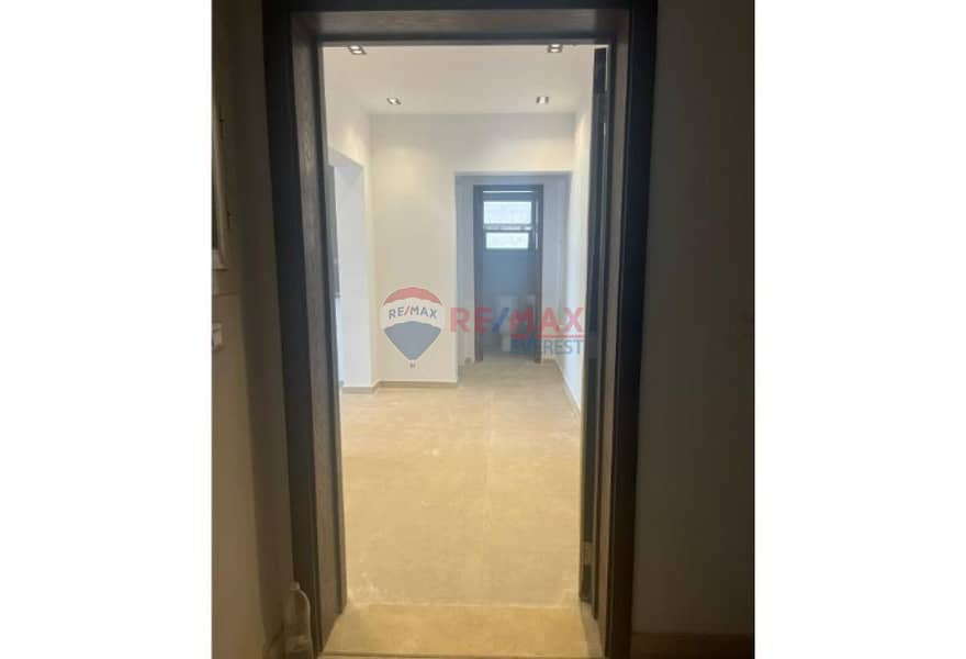 4 b7dc14b8-3adf-48a9-9b04-52d1c5898826. jpg