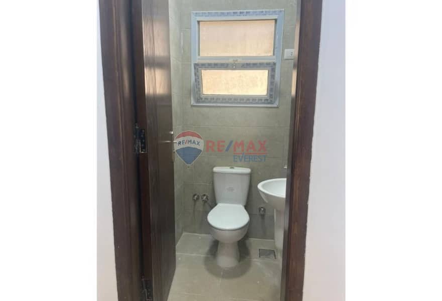 8 4307986a-5bf9-44f6-affc-9c70e8edda61. jpg