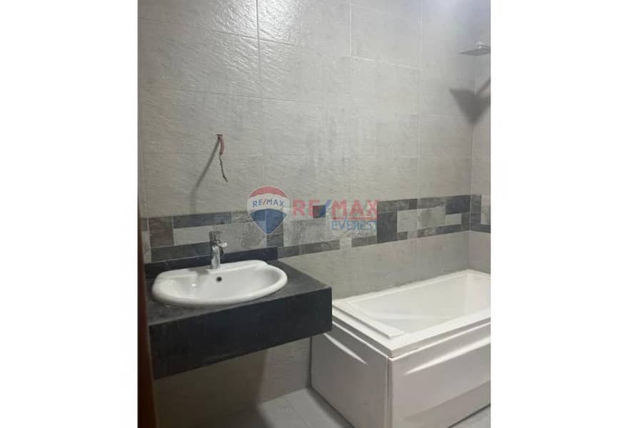 10 3a9803c0-4a99-493f-be7a-3d121259f1a3. jpg