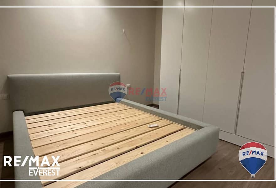 8 b66256ce-4b6a-4979-98eb-3ff08c720367. jpg