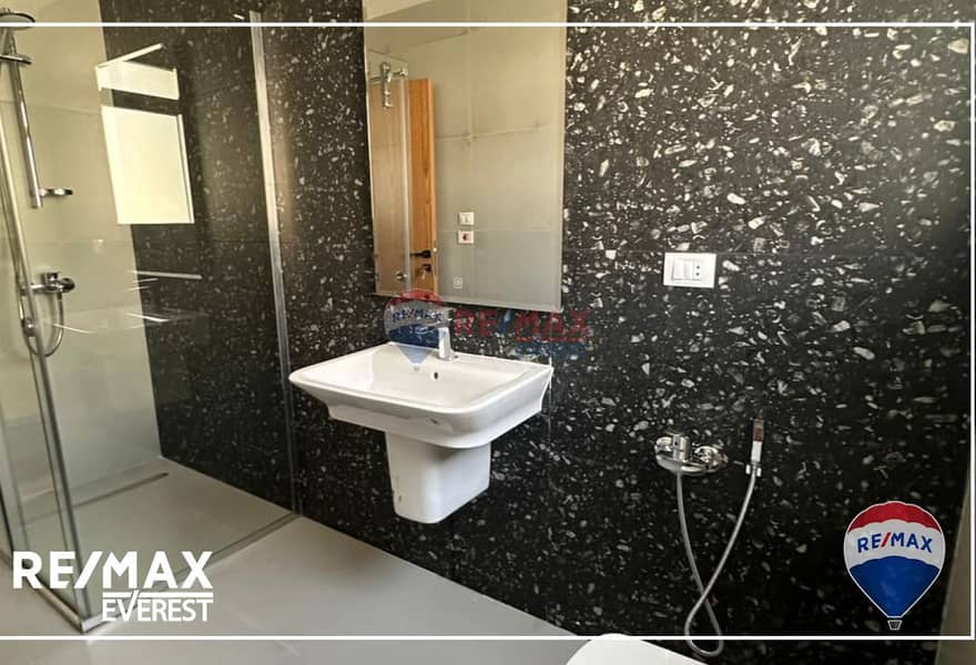 10 7a4b3002-0e33-49e4-a227-380172d4fb85. jpg