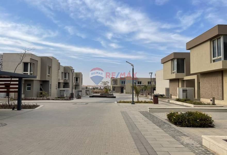 4 527b769d-bd25-415b-9ba5-713d2ba36a12. jpg