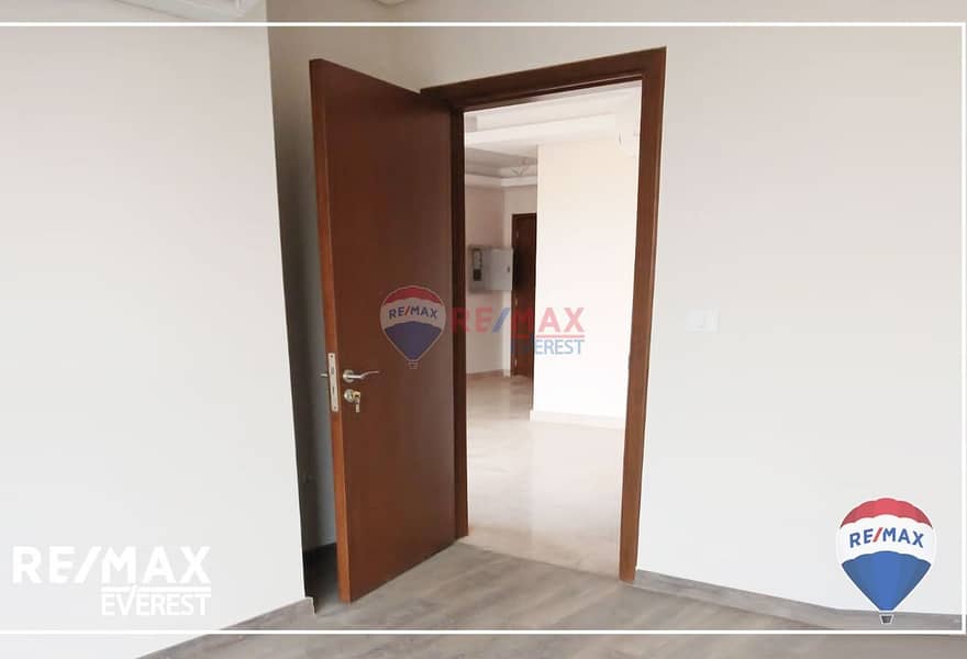 7 3feaa8ad-a5ad-416c-b2df-6c332a43a0c1. jpg