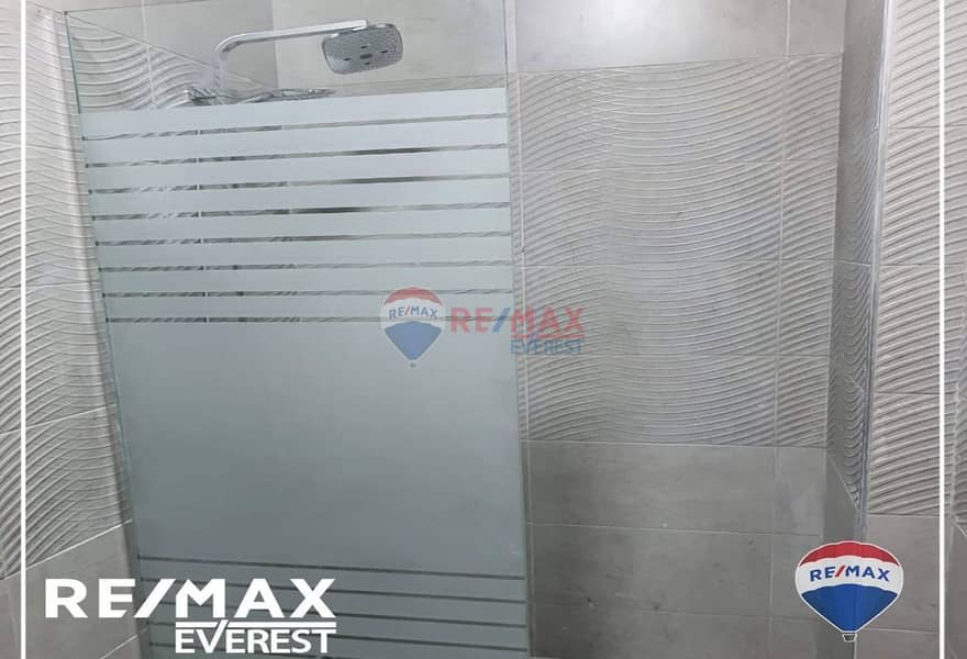 8 f06c604e-dc46-4c30-a3ef-93aedaeb40ad. jpg