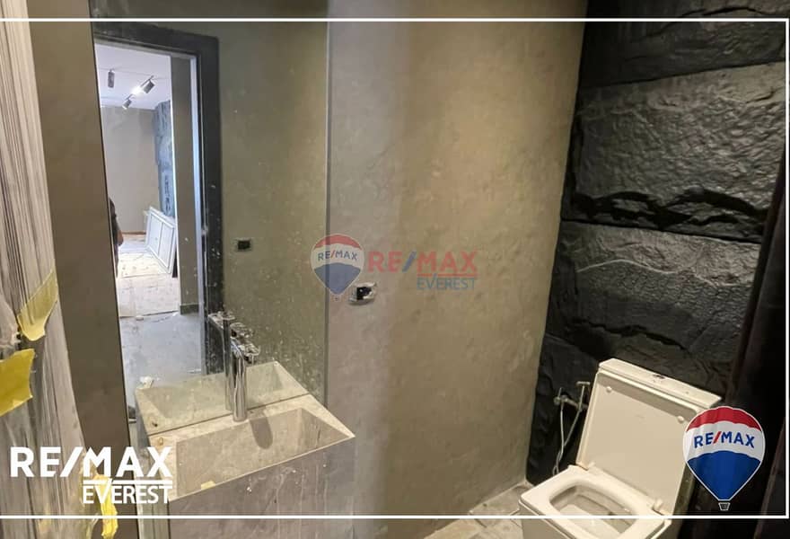 8 0ce29222-0b01-4360-aeba-5061bdfa9b77. jpg