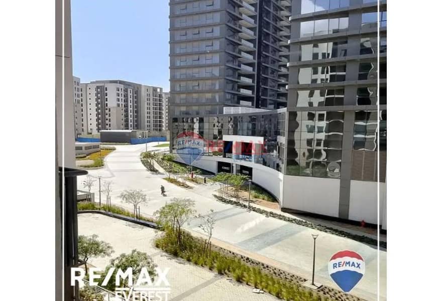 3 bf08bbbf-b8e6-4d29-8426-87eaeebab52f. jpg