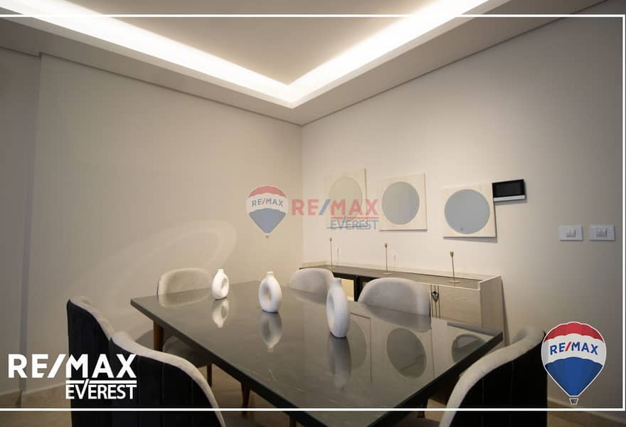 4 261b85e6-142d-40ab-8a27-305e710e6dc4. jpg