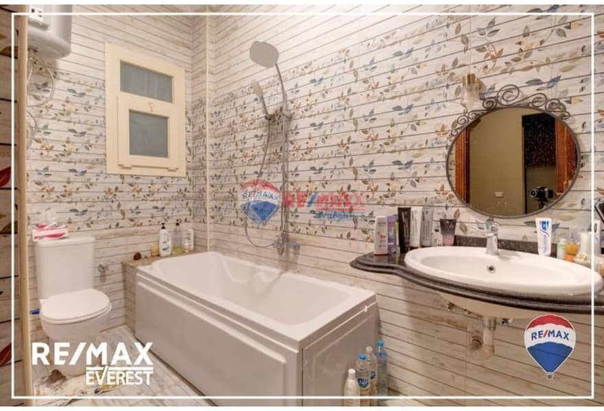 12 85d931f5-90bb-4601-bd90-302999a8e291. jpg