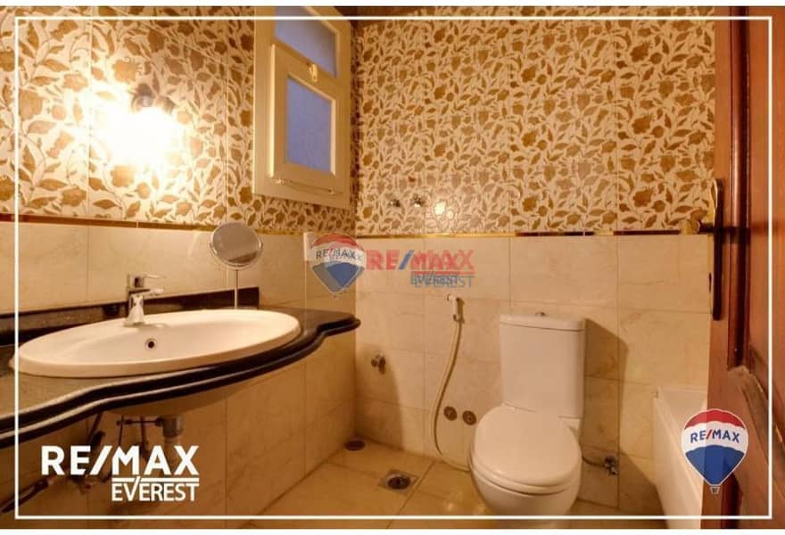 13 27e8d48a-c4f6-4daa-8020-419dcae83590. jpg