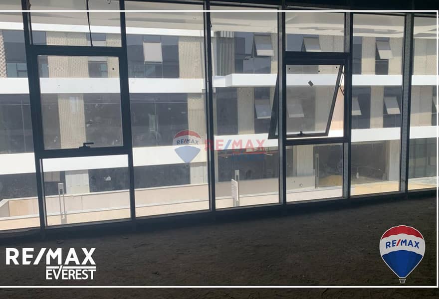 3 2e9bc55e-3139-4403-9e87-0734c34d6933. jpg