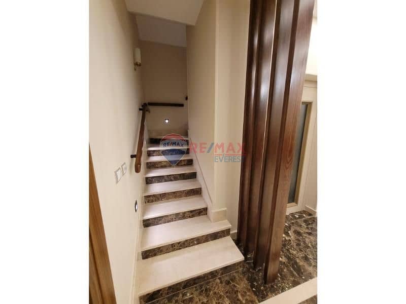 6 f17c767a-81e7-445c-8dfd-9a63f101511a. jfif. jpg