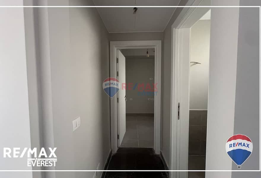 4 f0c2c3f2-bfd8-4f47-b804-e37f1410a003. jpg