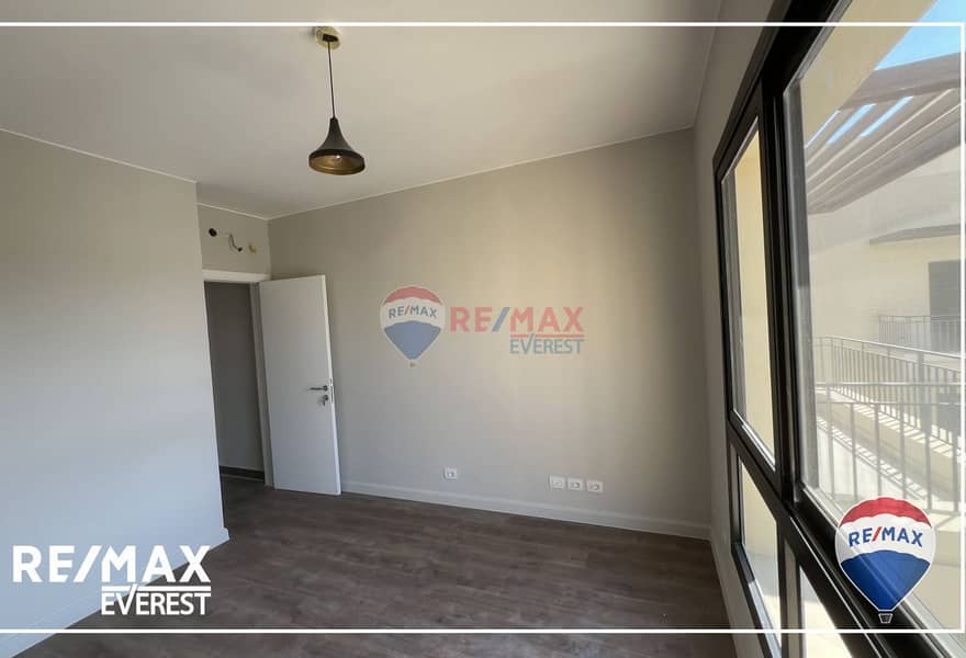 6 ee80c9c8-590e-4142-a44f-e69841e79271. jpg