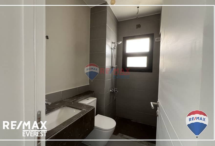 8 87e57130-f487-40ad-b1e4-776475721224. jpg