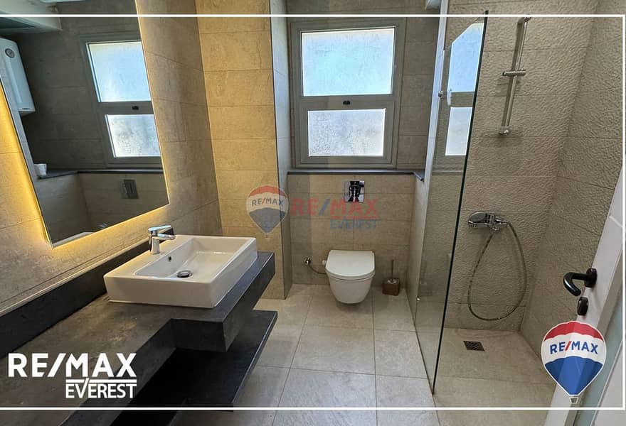 9 06ee9e09-6713-4653-a6ca-8274eb840d95. jpg