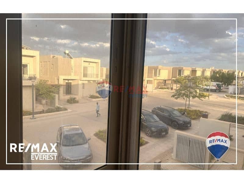 5 99f9e9b5-dffb-46dd-b49d-de995113dcf0. jpg