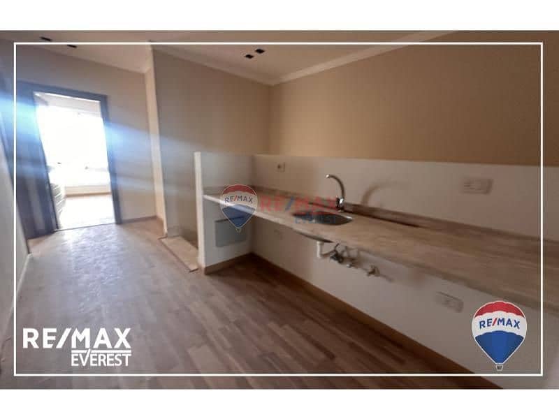 9 772ce702-11ca-431d-b87e-1529c0cbd96f. jpg