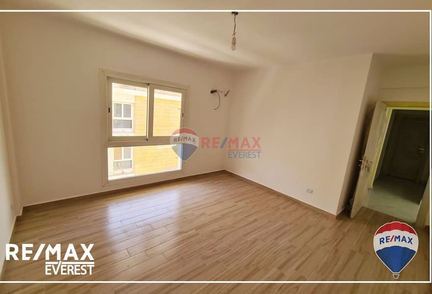 5 439a1709-e9fc-4cf2-a4bc-62bda8e5e8ae. jpg