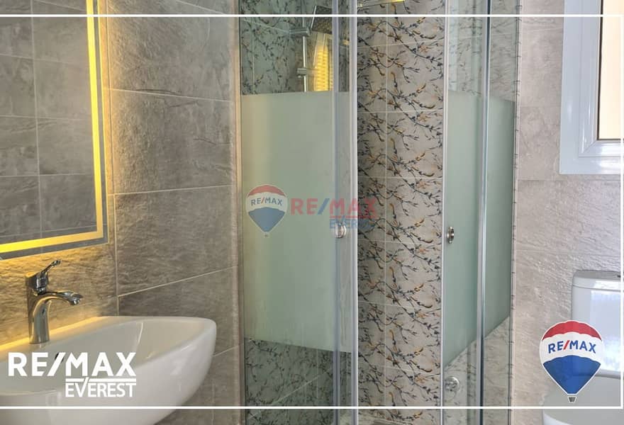 10 6e16eca1-b19b-477d-900d-f4434fd06471. jpg