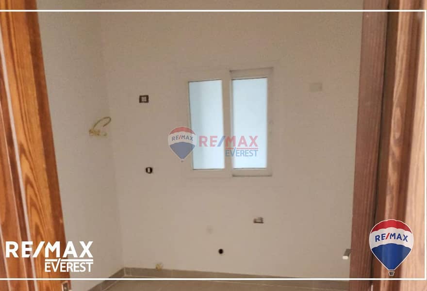 6 395a1a79-283f-4c79-afaa-cc903b992e54. jpg