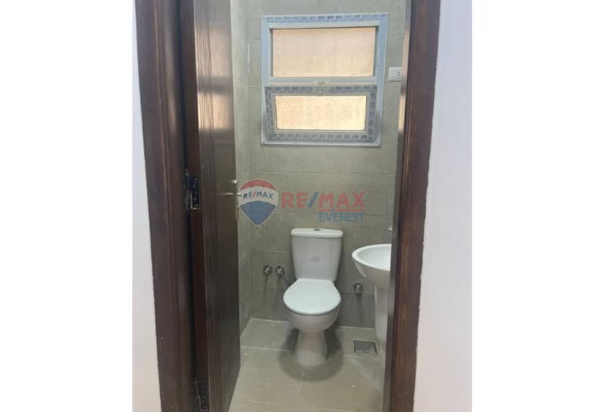 10 0b8058b9-af01-4abd-893b-76a4faae2ca1. jpg