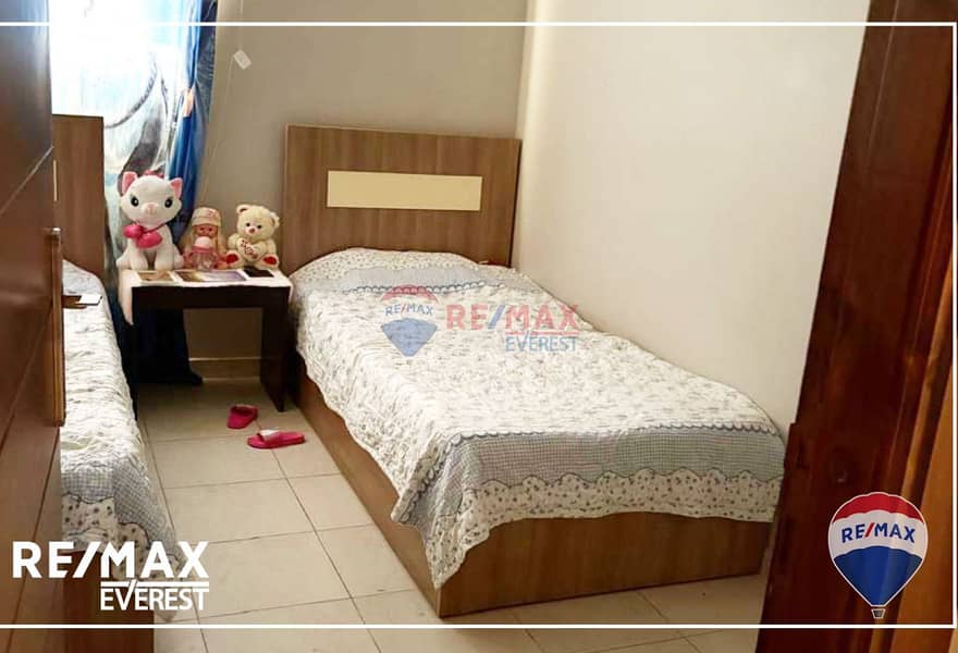 4 4ba6a7b3-fd39-46f7-a5cb-76d35b9f07bd. jpg