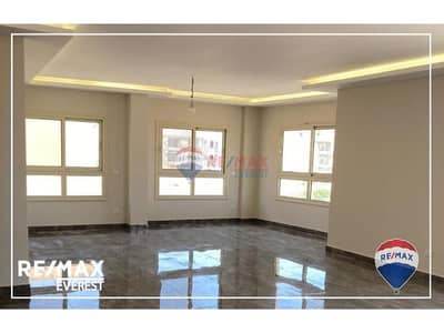 3 Bedroom Apartment for Rent in 6th of October, Giza - e310473b-ece3-4748-8aa2-032cc3f8d12d. jfif. jpg