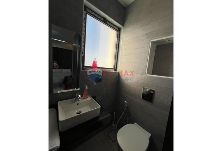 5 b41ab8dd-fd57-441c-9828-b6ce64926639. jpg