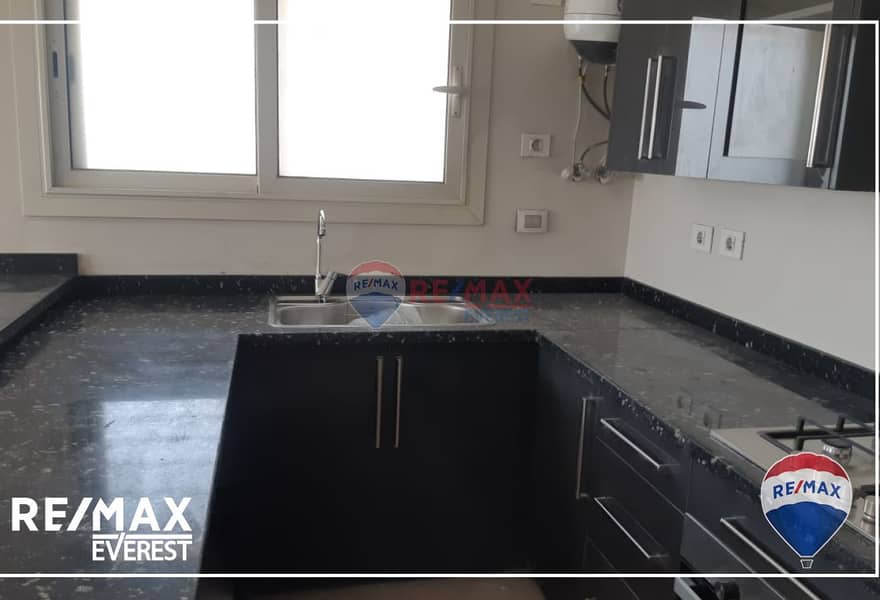 9 93b31004-5d17-449d-bc6d-782ac8ad7e5a. jpg