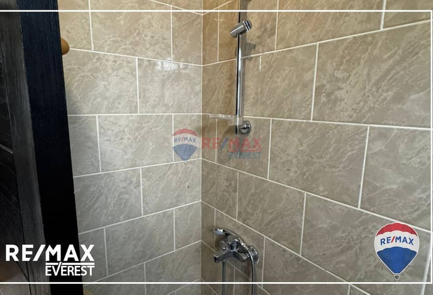 8 8235a341-3eaa-472a-973e-d5d983154bae. jpg