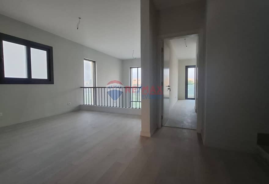 4 9a5d5347-f77e-4df4-8601-7c274c588248. jpg