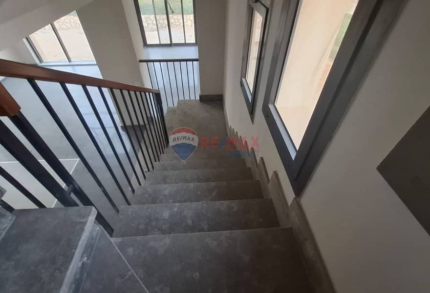 6 9d681090-cceb-40c8-96dd-2e6808d23b57. jpg