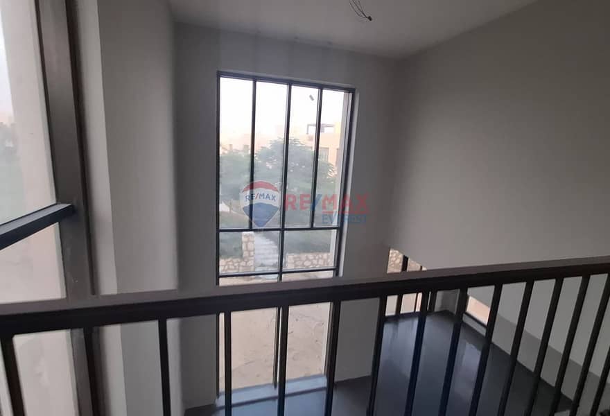 7 ab37b8a5-9546-48a4-8879-be059364d6a9. jpg