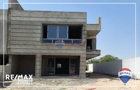 تاون هاوس 4 غرف نوم للبيع في الشيخ زايد، الجيزة - WhatsApp Image 2025-08-21 at 12.10. 04 PM (1). jpeg