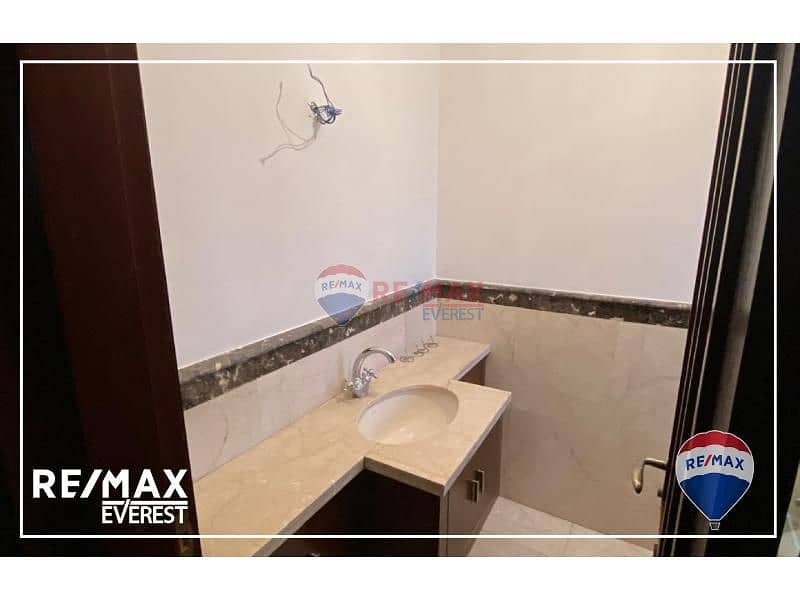 9 c20e485a-9d7a-49ec-bf27-53d2a4e44809. jfif. jpg