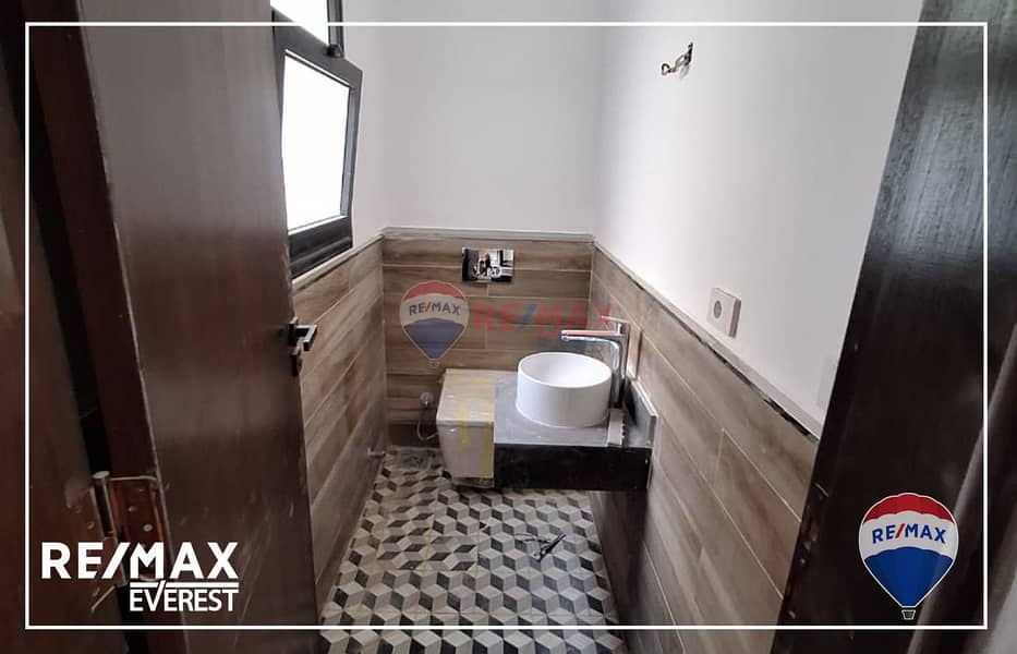 5 WhatsApp Image 2025-10-21 at 10.54. 38 AM (3). jpeg