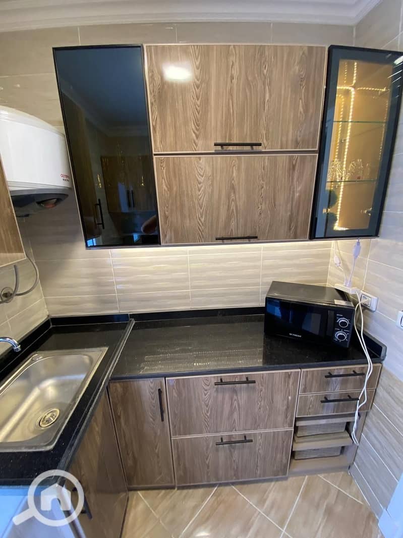 5 adb48a63-b775-4a98-ada2-0d9a7b386a9f. jpg